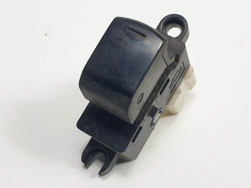MANDO ELEVALUNAS DELANTERO DERECHO - SUBARU - FORESTER S12