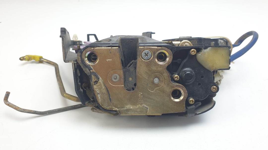 CERRADURA PUERTA DELANTERA IZQUIERDA - TOYOTA - COROLLA (E11)