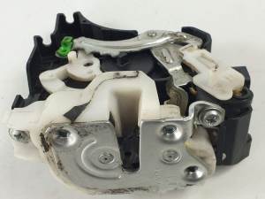 CERRADURA PUERTA TRASERA IZQUIERDA OEM MN145875 MITSUBISHI OUTLANDER (CW0) Autodesguaces Alicante