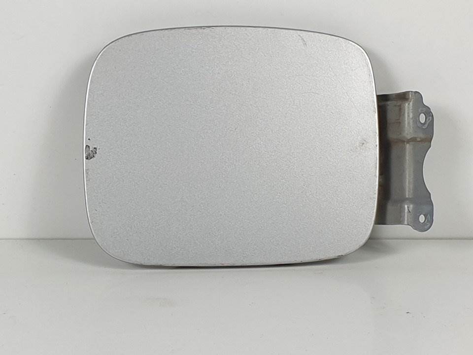 TAPA EXTERIOR COMBUSTIBLE - MAZDA - PREMACY (CP)