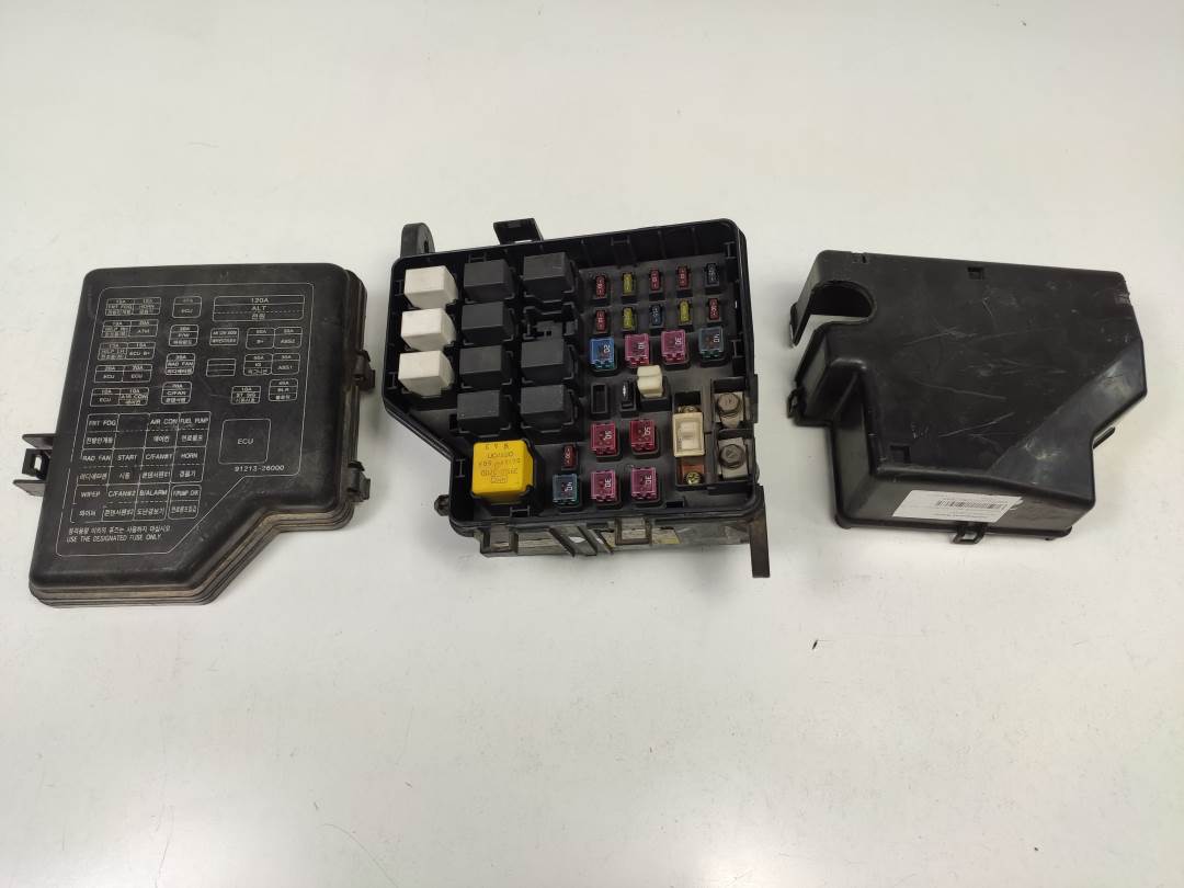 CAJA RELES / FUSIBLES - 9121326000 - HYUNDAI - SANTA FE (SM)