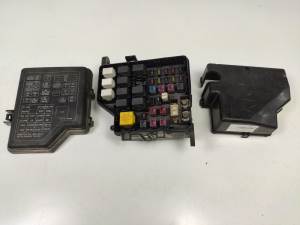 CAJA RELES / FUSIBLES 9121326000 HYUNDAI SANTA FE (SM) Autodesguaces Alicante