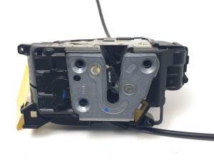 CERRADURA PUERTA TRASERA DERECHA 825020033RA RENAULT SCENIC III (JZ) Autodesguaces Alicante