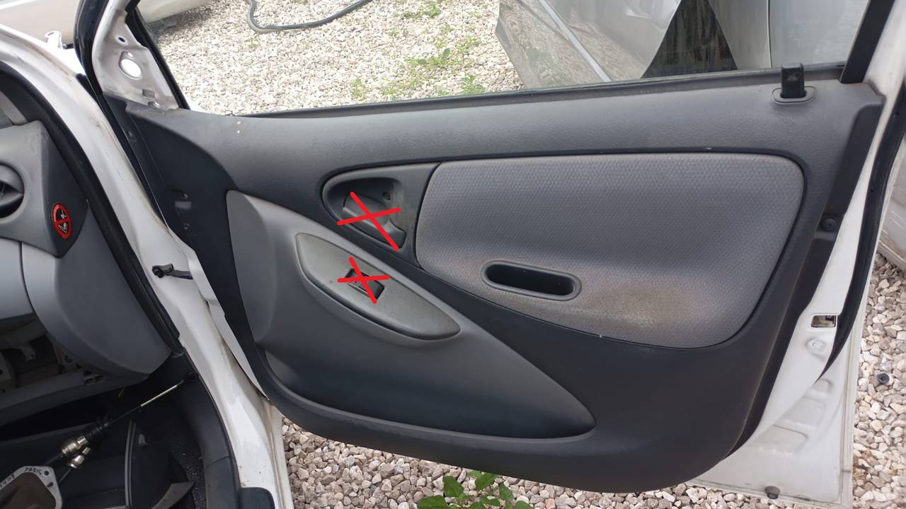 GUARNECIDO PUERTA DELANTERA DERECHA