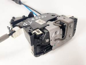CERRADURA PUERTA TRASERA DERECHA A2047603635 MERCEDES CLASE C (W204) LIM. Autodesguaces Alicante