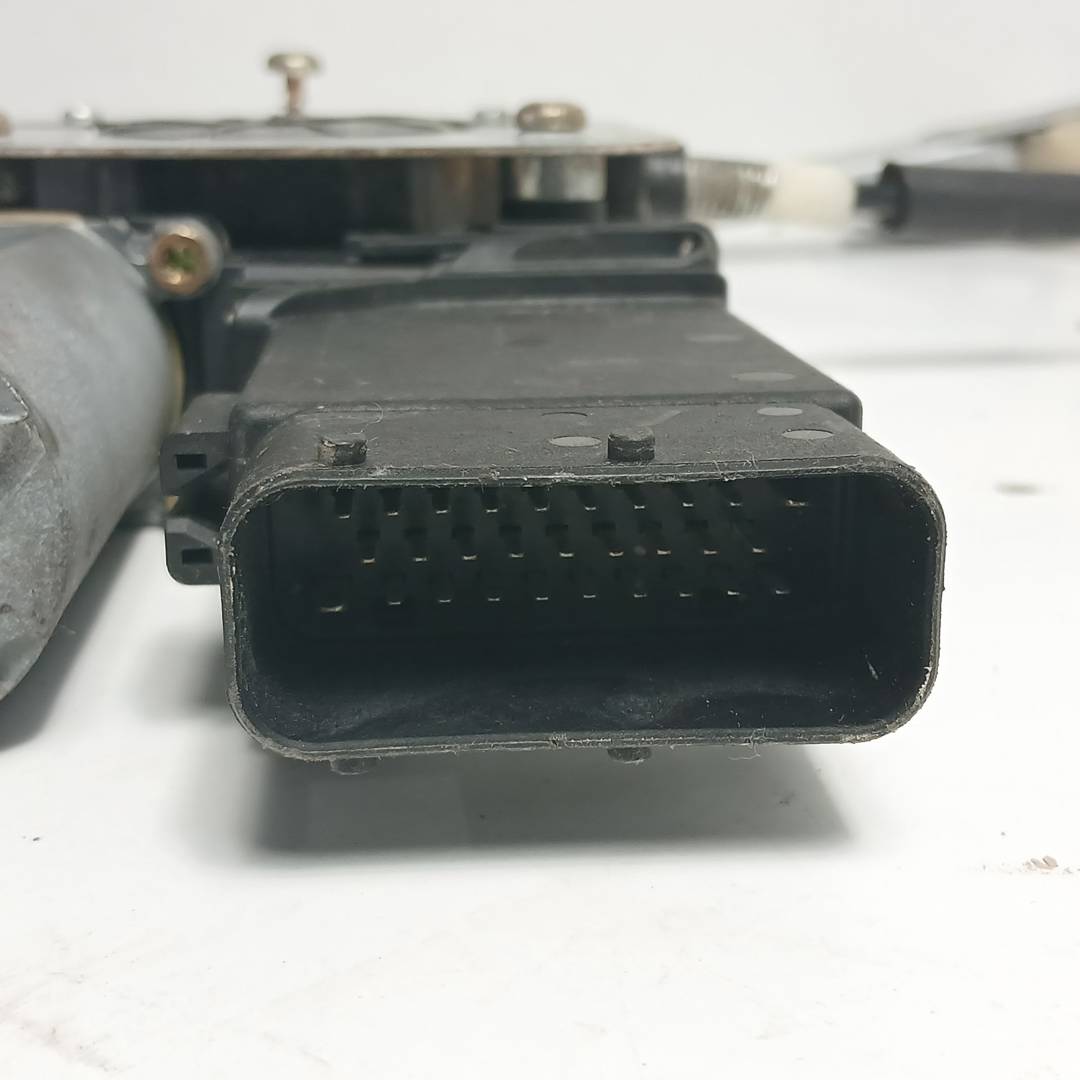 Foto 3 de Elevalunas Delantero Derecho Volkswagen Passat Berlina (3b3) (2000–2005)