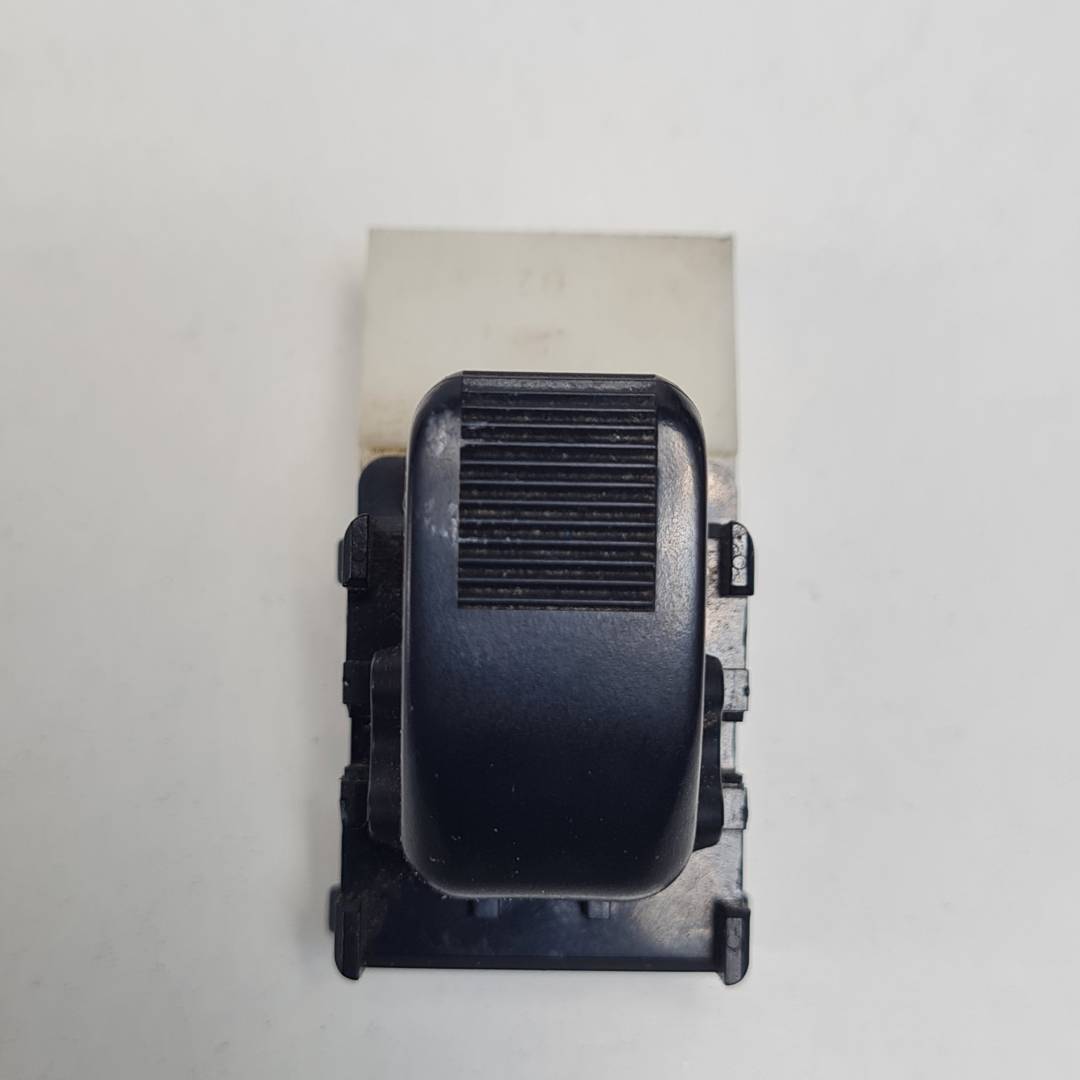 MANDO ELEVALUNAS DELANTERO DERECHO - DAIHATSU - TERIOS (J100)