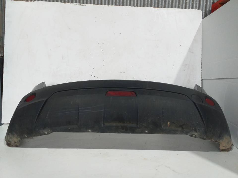 PARAGOLPES TRASERO