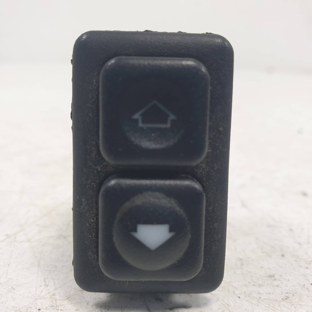 MANDO ELEVALUNAS DELANTERO IZQUIERDO - 03831820 - BMW - SERIE 5 (E28)