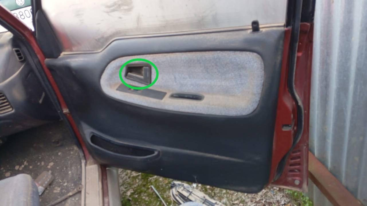 MANETA INTERIOR DELANTERA DERECHA