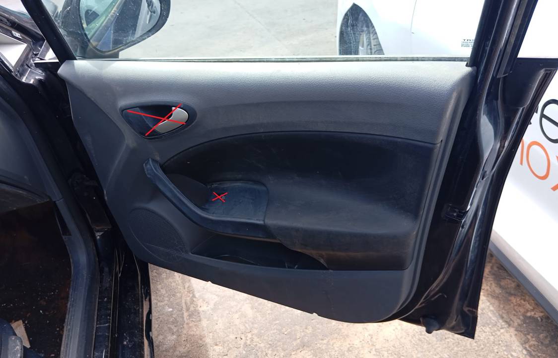 GUARNECIDO PUERTA DELANTERA DERECHA