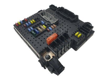 CAJA RELES / FUSIBLES 8676391 VOLVO XC90 Autodesguaces Alicante