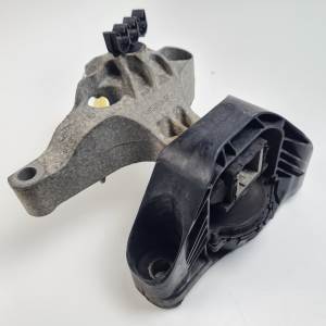 SOPORTE MOTOR DERECHO 113756731R RENAULT CLIO IV Autodesguaces Alicante