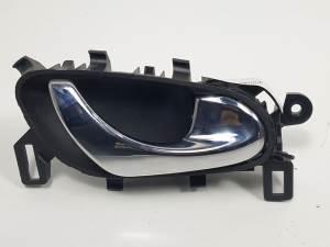MANETA INTERIOR TRASERA DERECHA 806704EA NISSAN QASHQAI (J11) Autodesguaces Alicante
