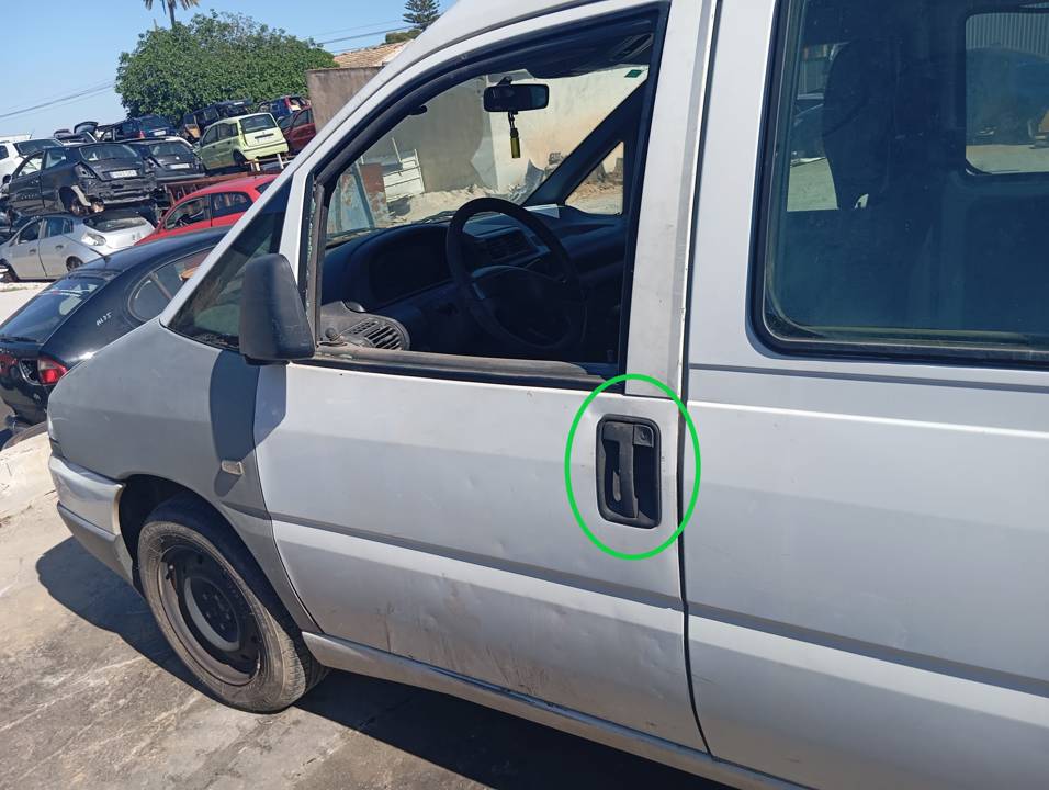 MANETA EXTERIOR DELANTERA IZQUIERDA