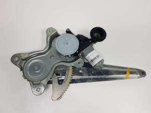 ELEVALUNAS TRASERO IZQUIERDO 8571058010 LEXUS GS (GS/US/WS19) Autodesguaces Alicante