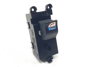 MANDO ELEVALUNAS TRASERO DERECHO 935803Z000 HYUNDAI I40 Autodesguaces Alicante