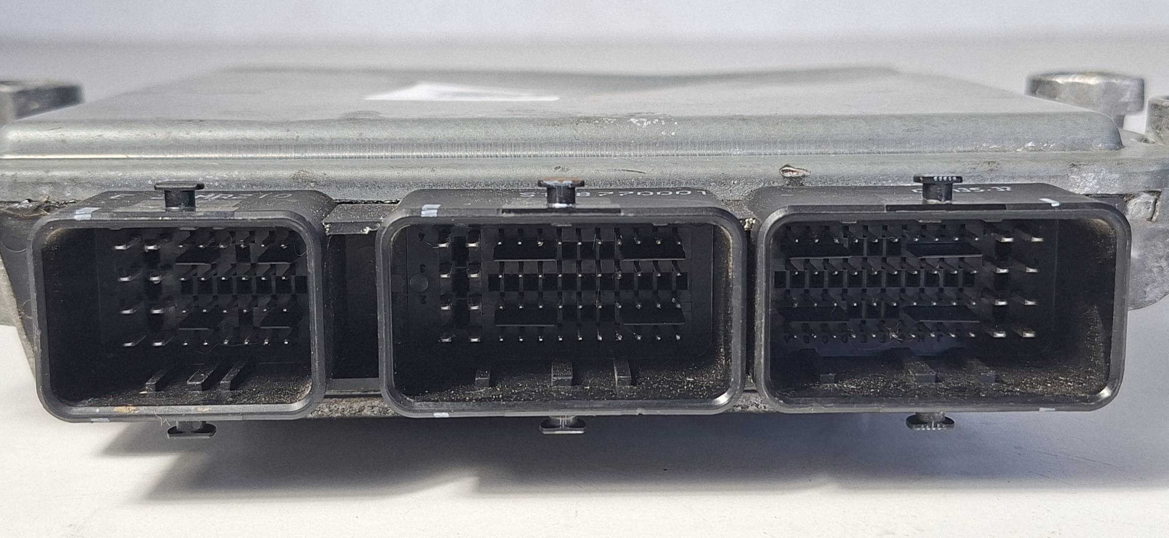 Foto 3 de Centralita Motor UCE Citroen C5 Tourer (x7) (2008–2017)