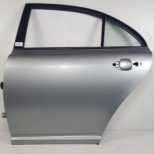 PUERTA TRASERA IZQUIERDA TOYOTA AVENSIS BERLINA (T25) Autodesguaces Alicante