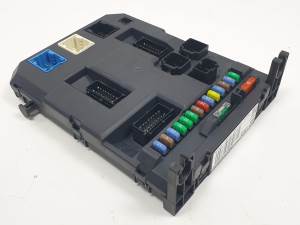 CAJA RELES / FUSIBLES 9666952280 CITROEN C3 Autodesguaces Alicante