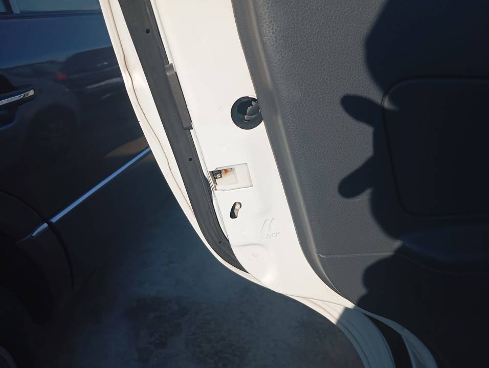 CERRADURA PUERTA TRASERA IZQUIERDA