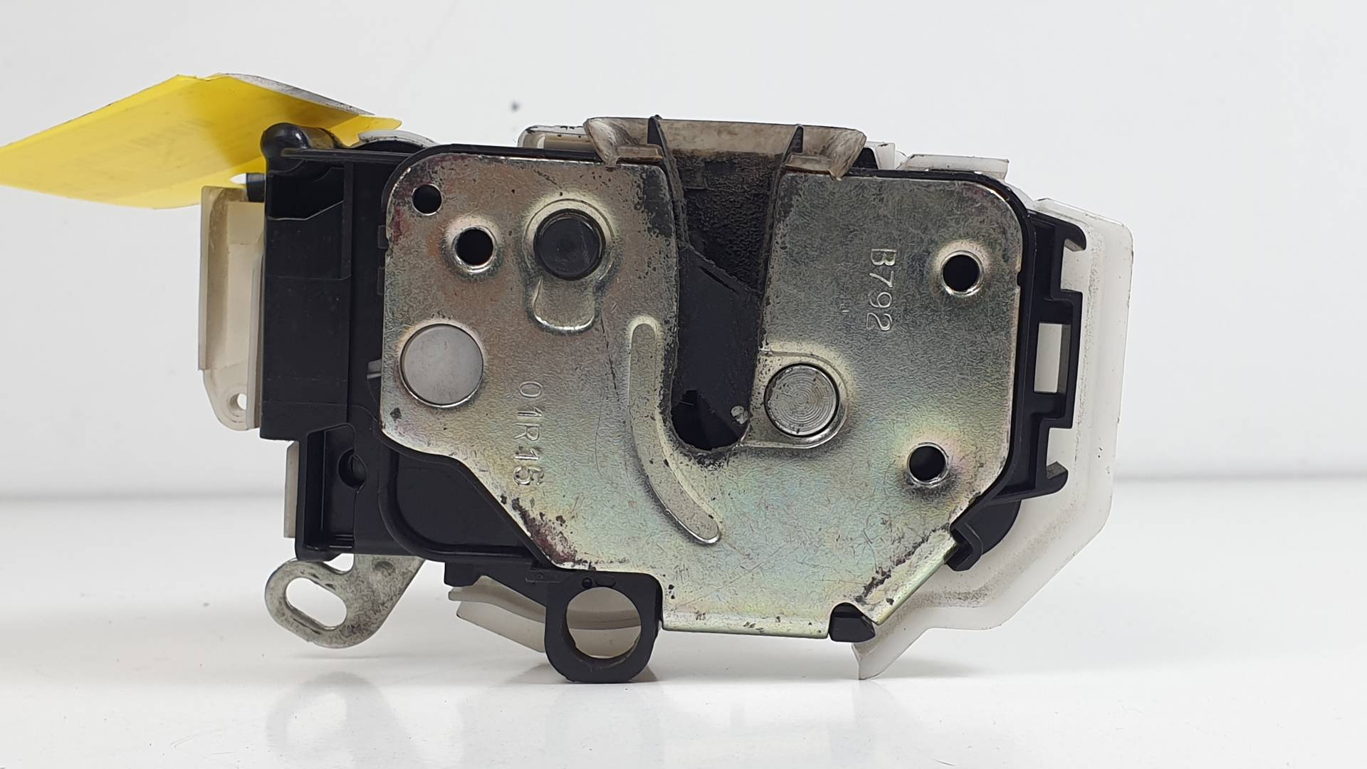 CERRADURA PUERTA DELANTERA DERECHA - 51912422 - FORD - KA (CCU)