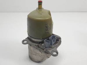 BOMBA DIRECCION 30714074 VOLVO V50 FAMILIAR Autodesguaces Alicante