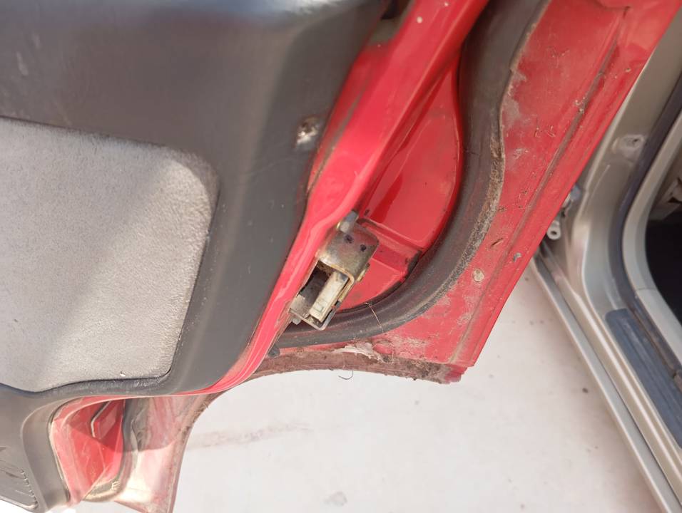 CERRADURA PUERTA TRASERA DERECHA