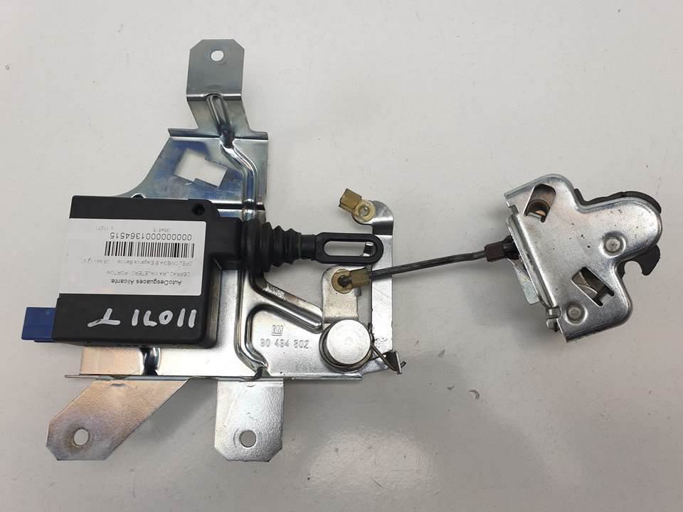 CERRADURA MALETERO / PORTON - 90494802 - OPEL - OMEGA B