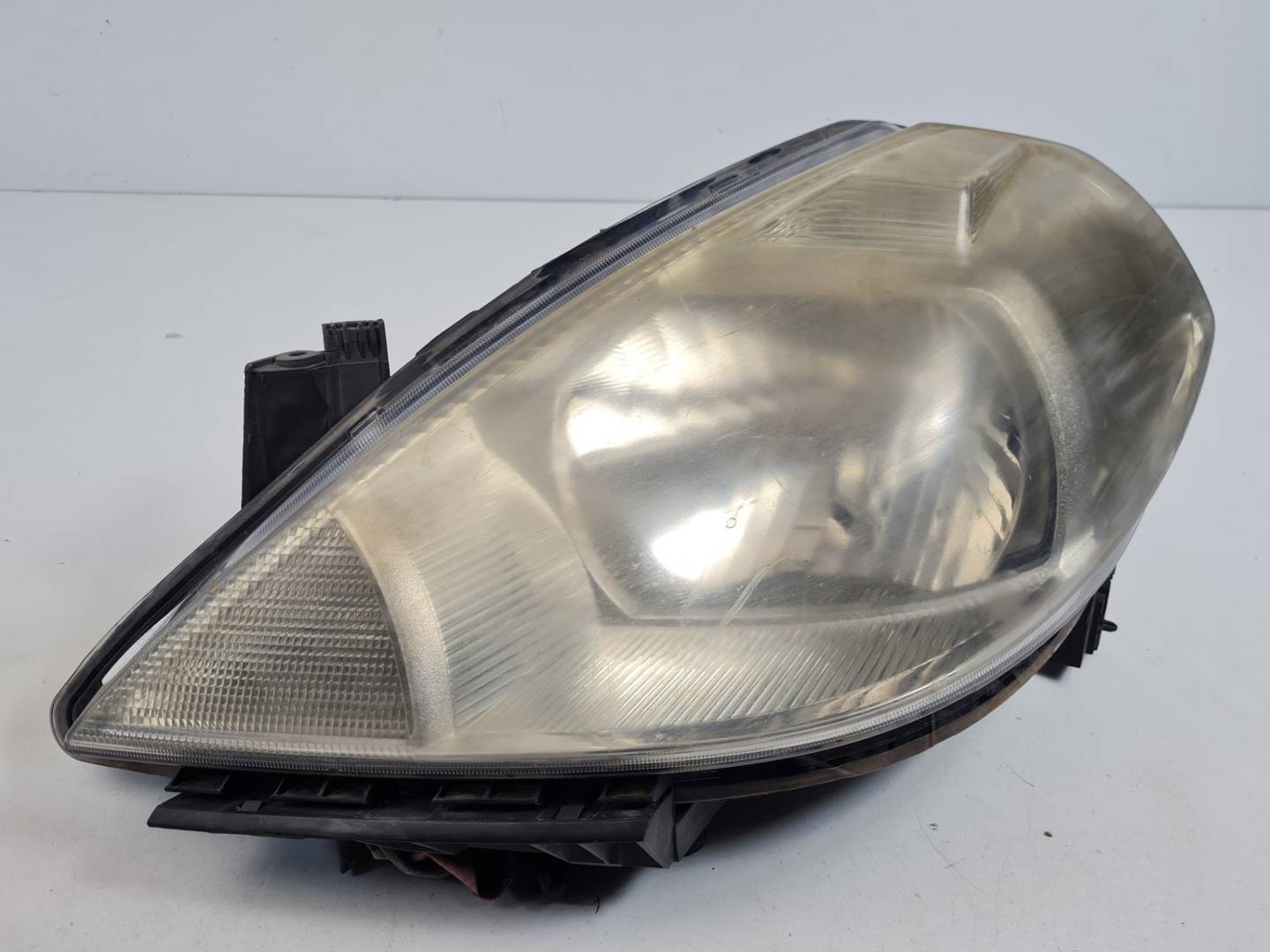 FARO IZQUIERDO - 26060EM00A - NISSAN - TIIDA (C11X/SC11X)