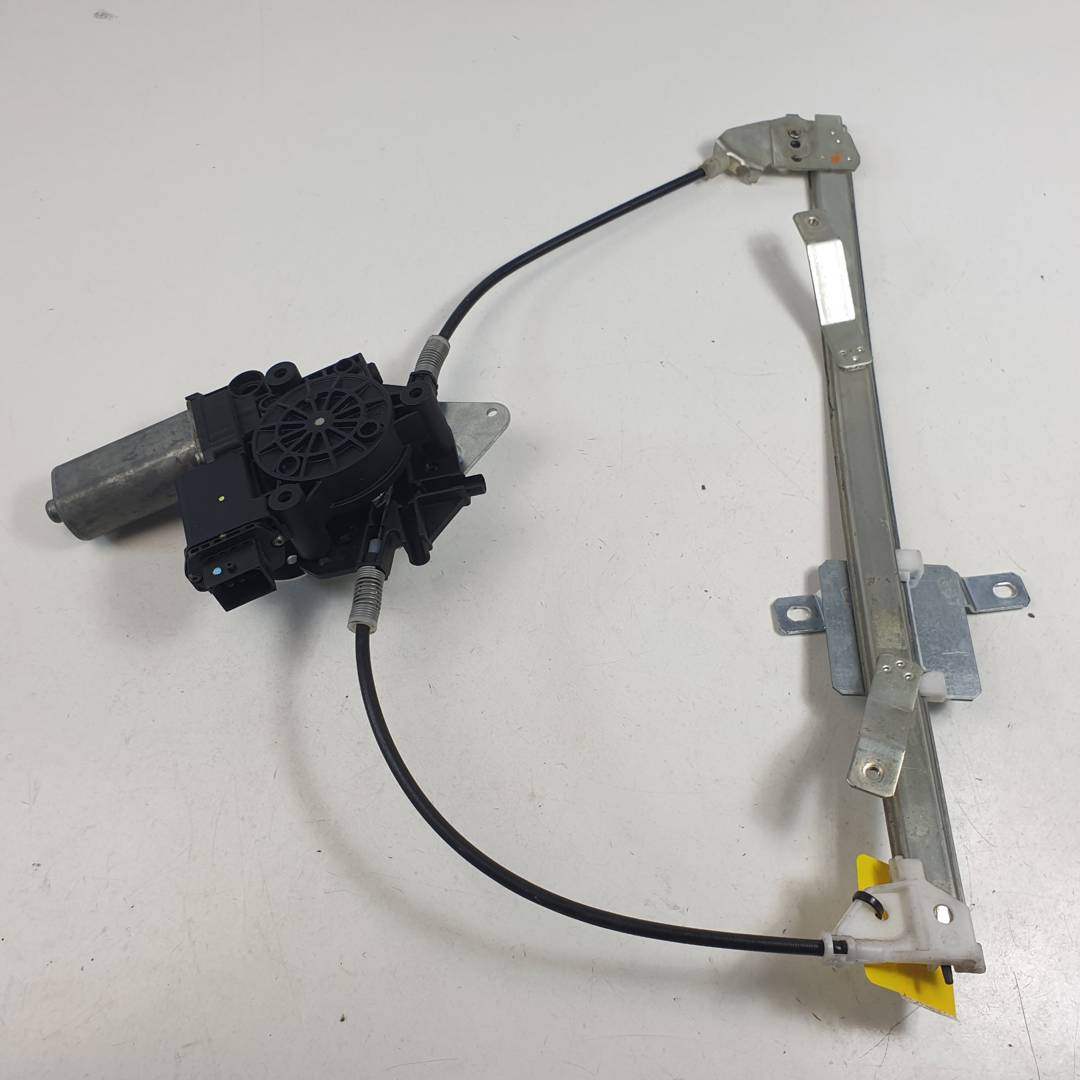 ELEVALUNAS DELANTERO DERECHO - 60809140 - OPEL - CORSA D