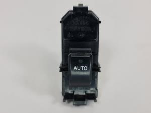 MANDO ELEVALUNAS TRASERO IZQUIERDO 8403048070 LEXUS RX Autodesguaces Alicante