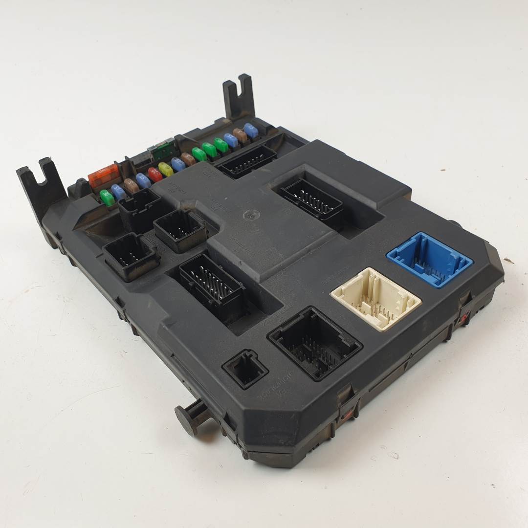 CAJA RELES / FUSIBLES - 9674016680 - PEUGEOT - 207