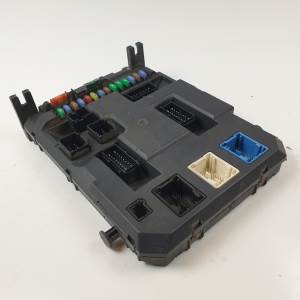 CAJA RELES / FUSIBLES 9674016680 PEUGEOT 207 Autodesguaces Alicante