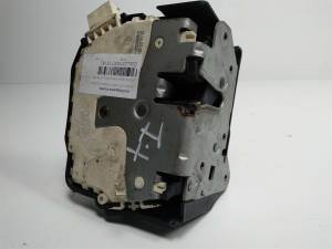 CERRADURA PUERTA TRASERA IZQUIERDA CWC500090 LAND ROVER RANGE ROVER (L322) Autodesguaces Alicante