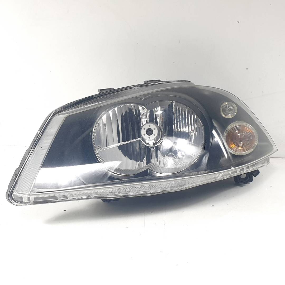 FARO IZQUIERDO - SEAT - CORDOBA BERLINA (6L2)