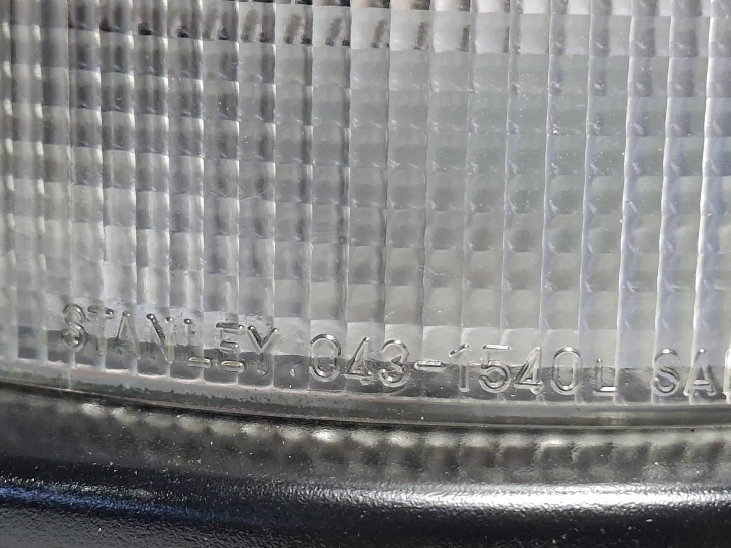 Foto 5 de Piloto Trasero Derecho Mitsubishi Montero (v20/v40) (1991–1996)