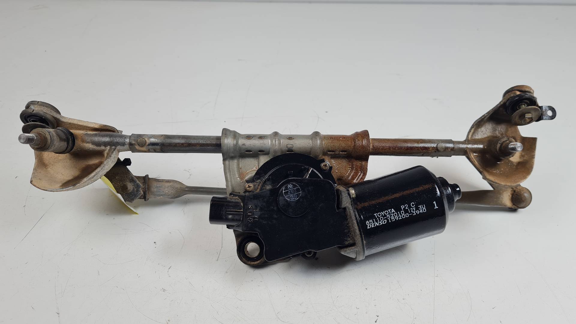 MOTOR LIMPIA DELANTERO - 8511052010 - TOYOTA - YARIS (NCP1/NLP1/SCP1)