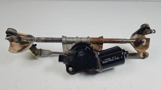 MOTOR LIMPIA DELANTERO 8511052010 TOYOTA YARIS (NCP1/NLP1/SCP1) Autodesguaces Alicante