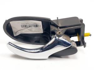MANETA INTERIOR DELANTERA DERECHA XS41A22600AK FORD FOCUS BERLINA (CAK) Autodesguaces Alicante