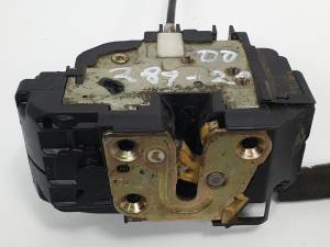CERRADURA PUERTA DELANTERA DERECHA AUDI 80 AVANT Autodesguaces Alicante