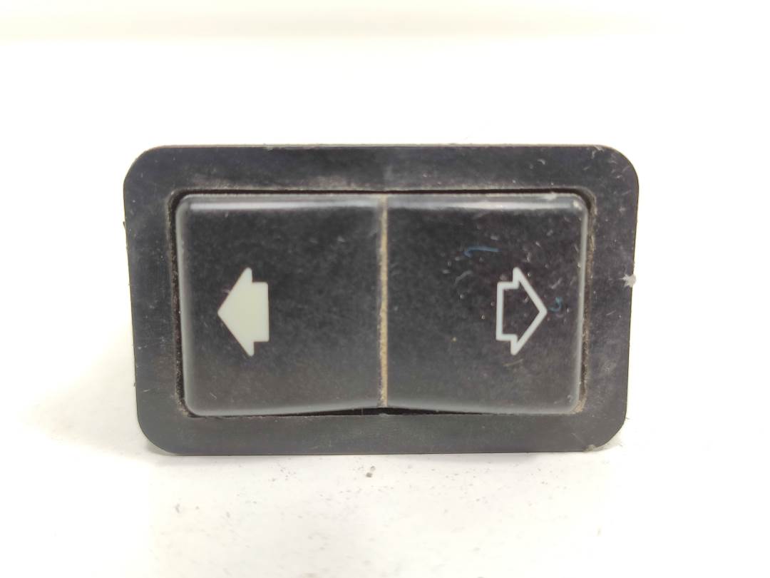 Commande de lève-vitre avant droite - 8368974 - BMW - SERIE 5 BERLINA (E39)