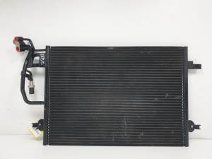 CONDENSADOR / RADIADOR AIRE ACONDICIONADO 3B0260401 VOLKSWAGEN PASSAT BERLINA (3B3) Autodesguaces Alicante