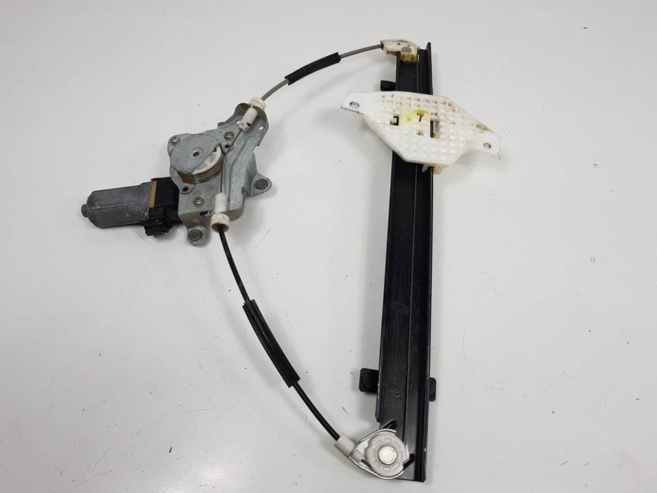 ELEVALUNAS DELANTERO DERECHO - 98820CZ010 - SSANGYONG - KORANDO