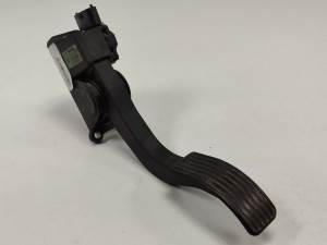 POTENCIOMETRO PEDAL 327052600 HYUNDAI SANTA FE (SM) Autodesguaces Alicante