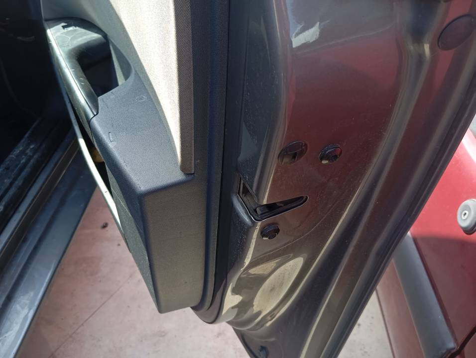 CERRADURA PUERTA DELANTERA DERECHA