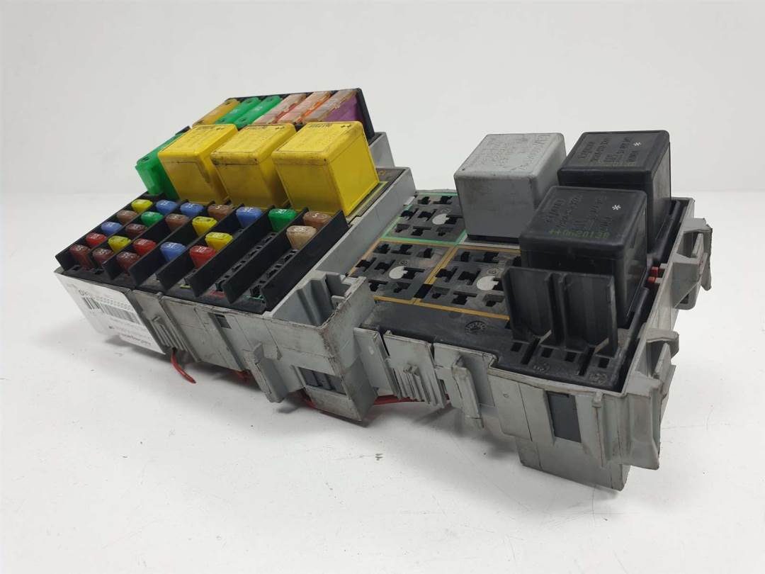 CAJA RELES / FUSIBLES - 13142780 - OPEL - CORSA C (F68)