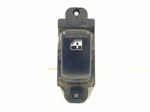 MANDO ELEVALUNAS DELANTERO DERECHO 8357820000 KIA RIO (DC) Autodesguaces Alicante