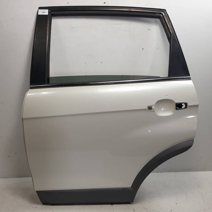 PUERTA TRASERA IZQUIERDA CHEVROLET CAPTIVA Autodesguaces Alicante