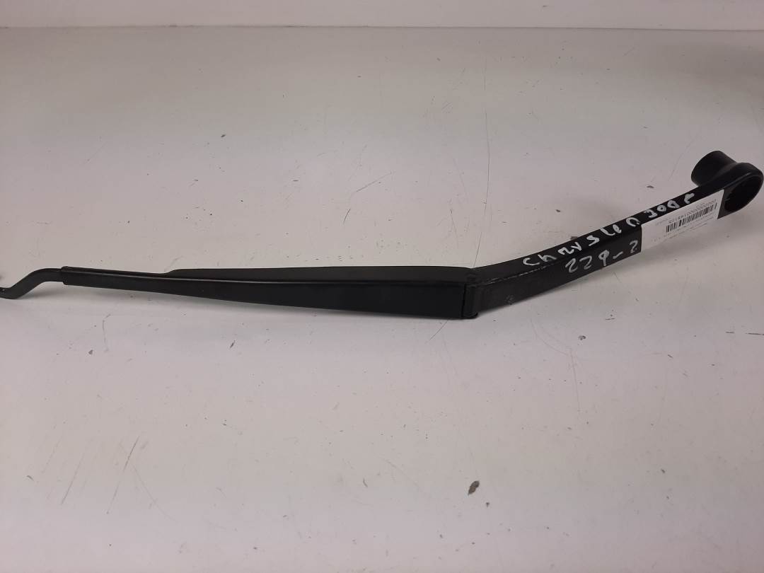 BRAZO LIMPIA DELANTERO DERECHO - CHRYSLER - 300 C